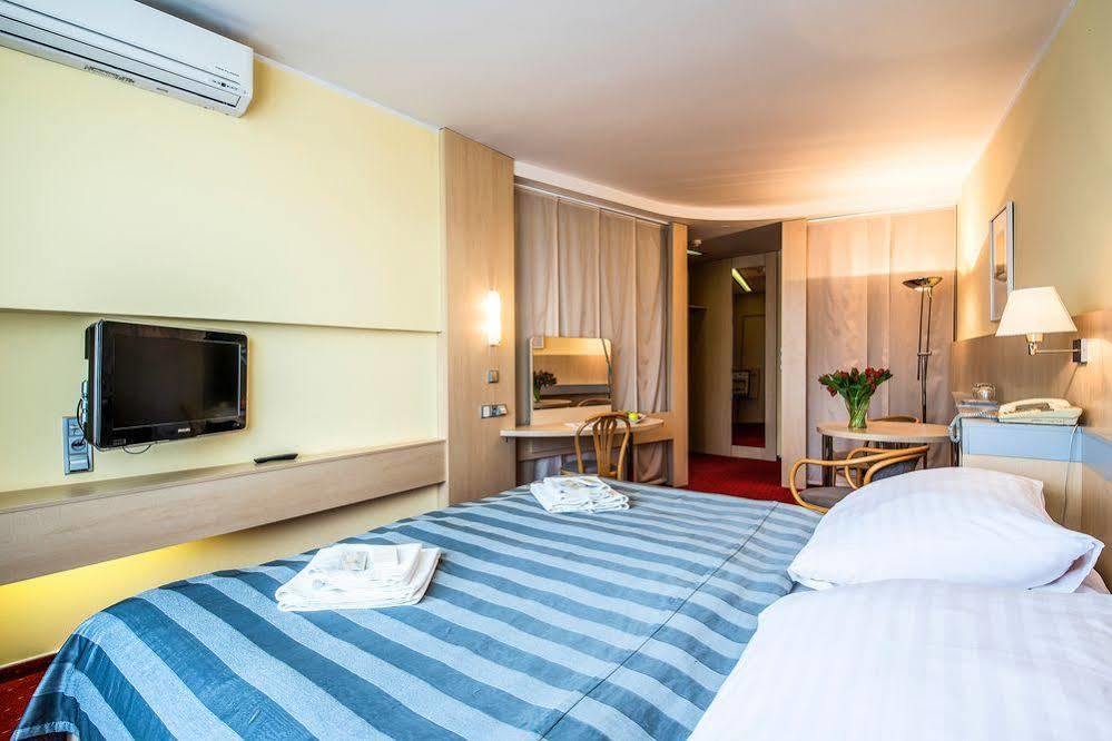 Hotel Jana Přerov Buitenkant foto